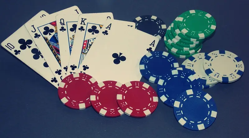 Các sàn poker đầy cuốn hút đang đợi người chơi